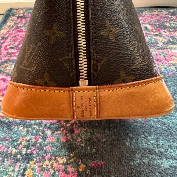 Louis Vuitton Alma PM - Picture 10 of 16